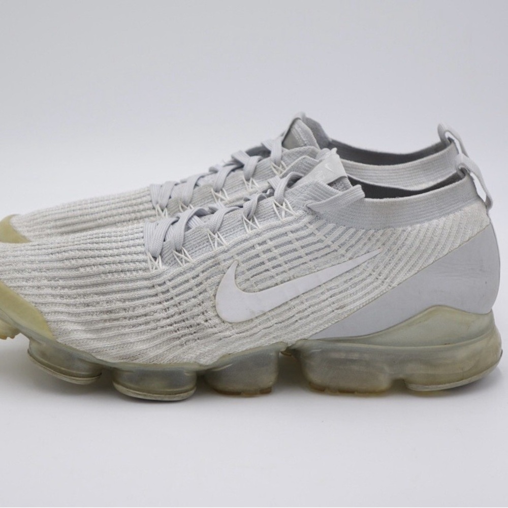 Nike vapormax Light Gray and White Air Sneakers woman’s size 11